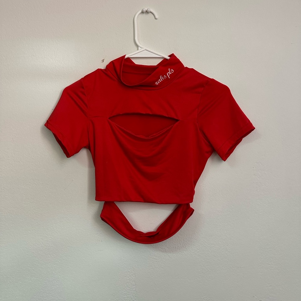 RAKS CO CUTOUT CROP TOP